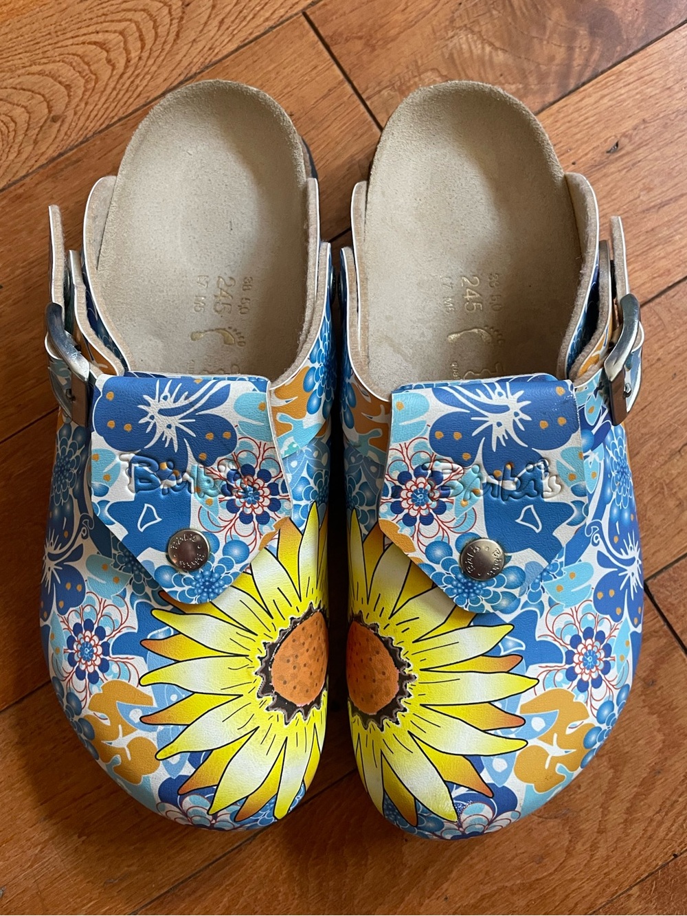 Birkenstock Birki's "Sunflower" Boston Clogs, size 7